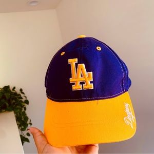 EUC YELLOW AND PURPLE LA DODGERS HAT LAKERS COLOR